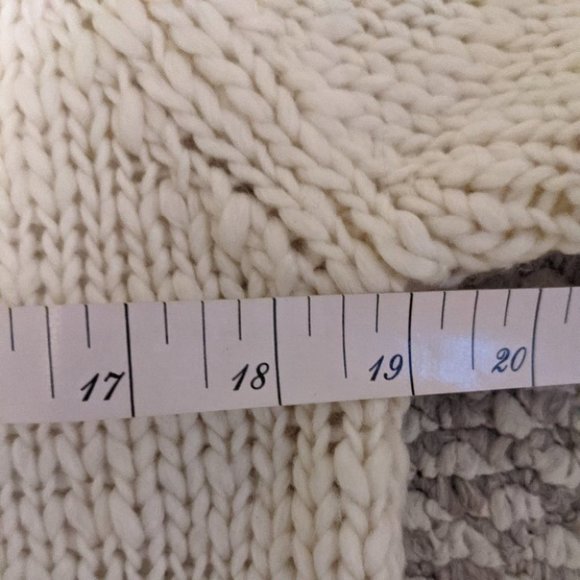 trf knitwear Zara Cardigan  L - Picture 5 of 6